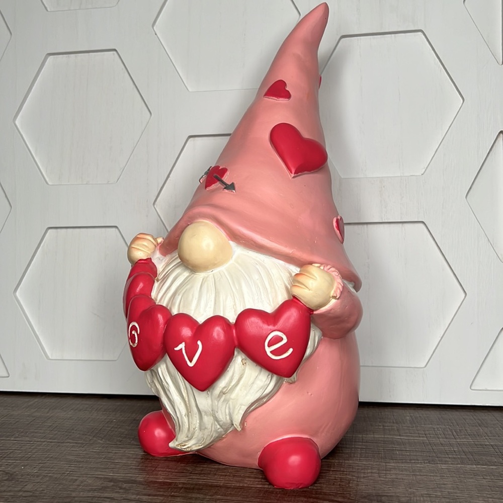 Love Gnomes! Valentine’s Day Romantic Pink Hearts Love Garland